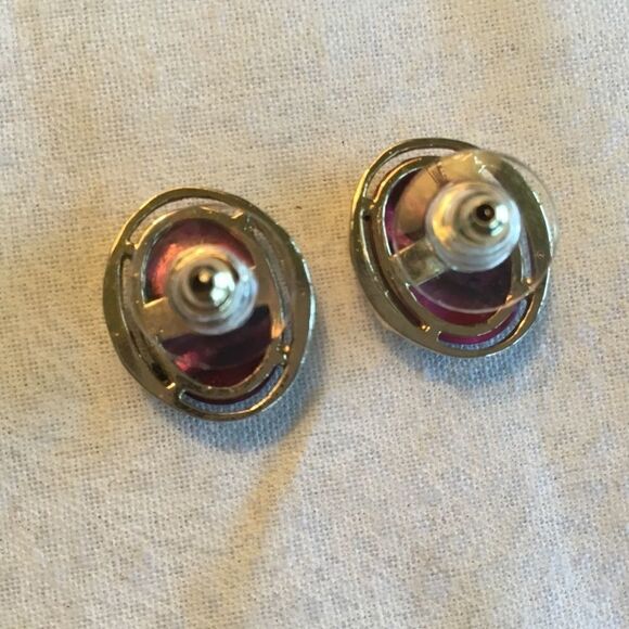 $10 ea or 3/$20 Goldtone Pink Shell Earrings - Picture 6 of 9